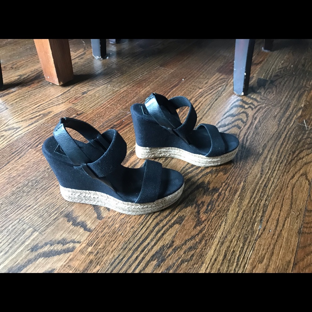 Tori Burch AUTHENTIC wedges Size 7